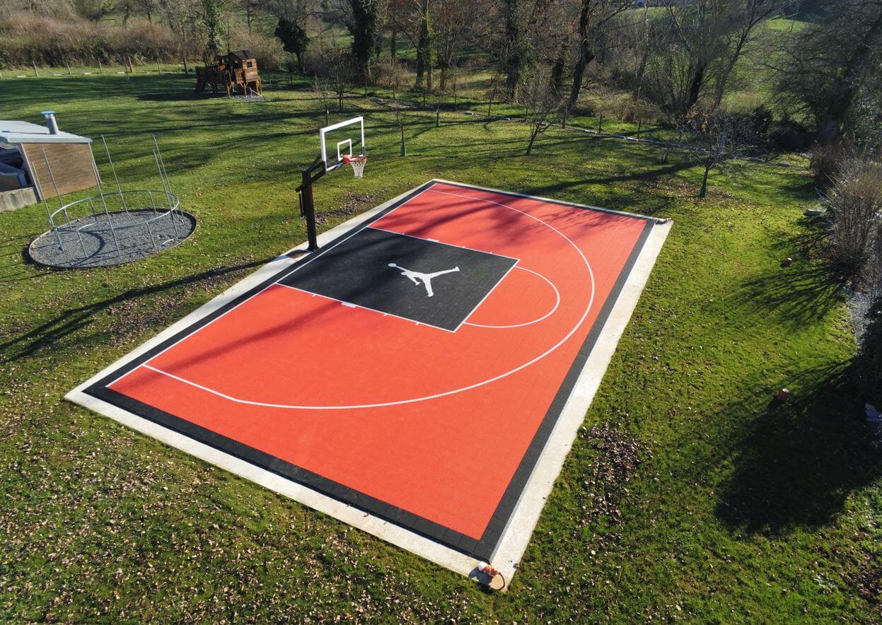 terrain-basket-16mx8m-noir-rouge terrain-basket-16mx8m-noir-rouge